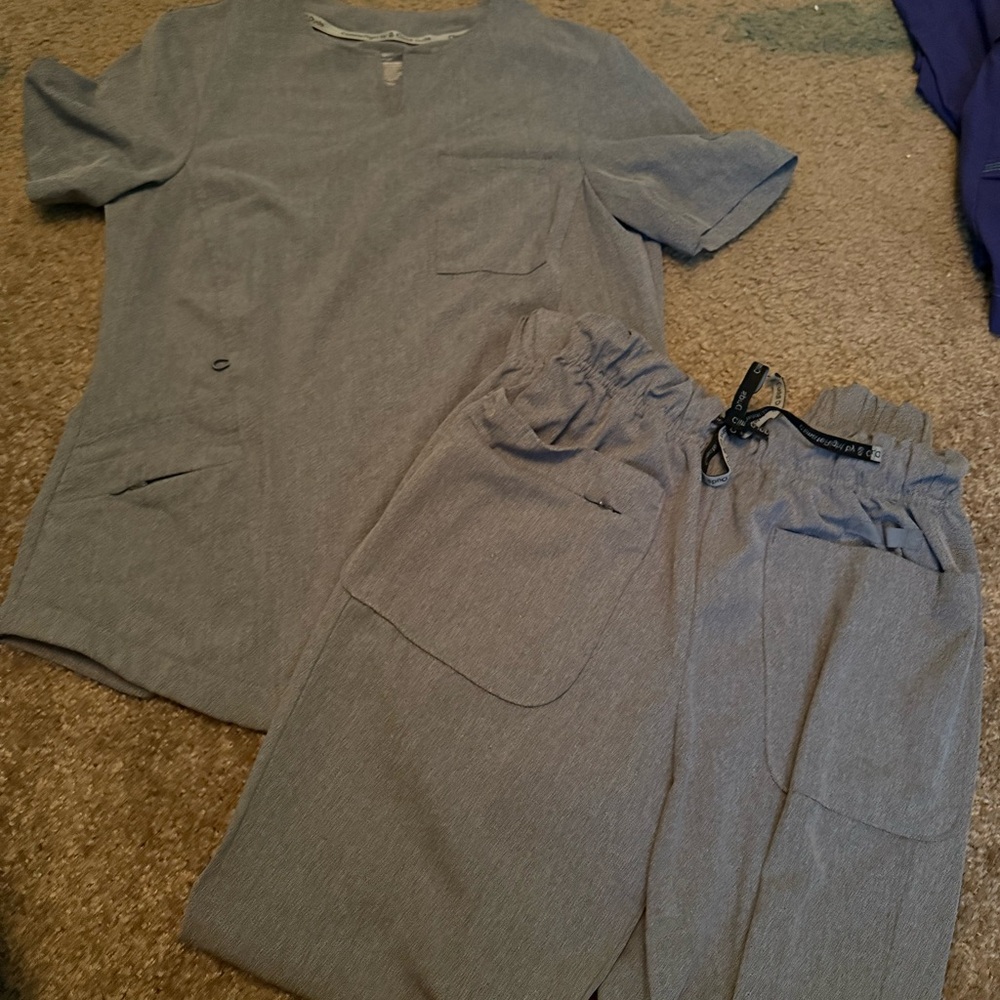 Cuddl Duds Heather Gray scrub set